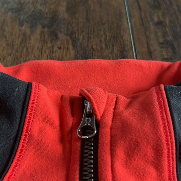Lululemon Women's Forme Jacket *Brushed Love Red / Deep Coal Size 8 Stretch GUC - Picture 4 of 11